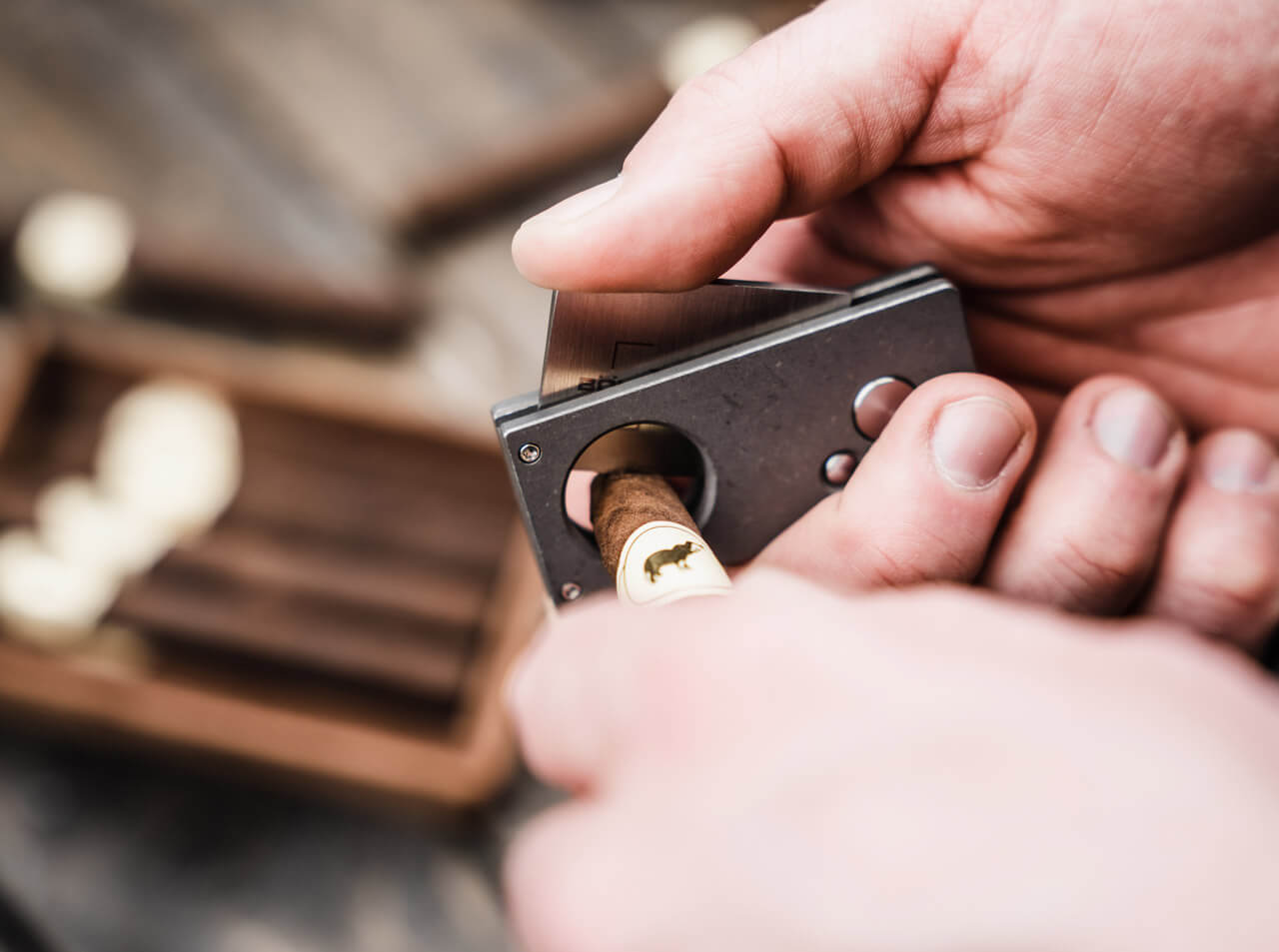 Couteau coupe cigare Cigar Cutter - Böker-T.A DEFENSE