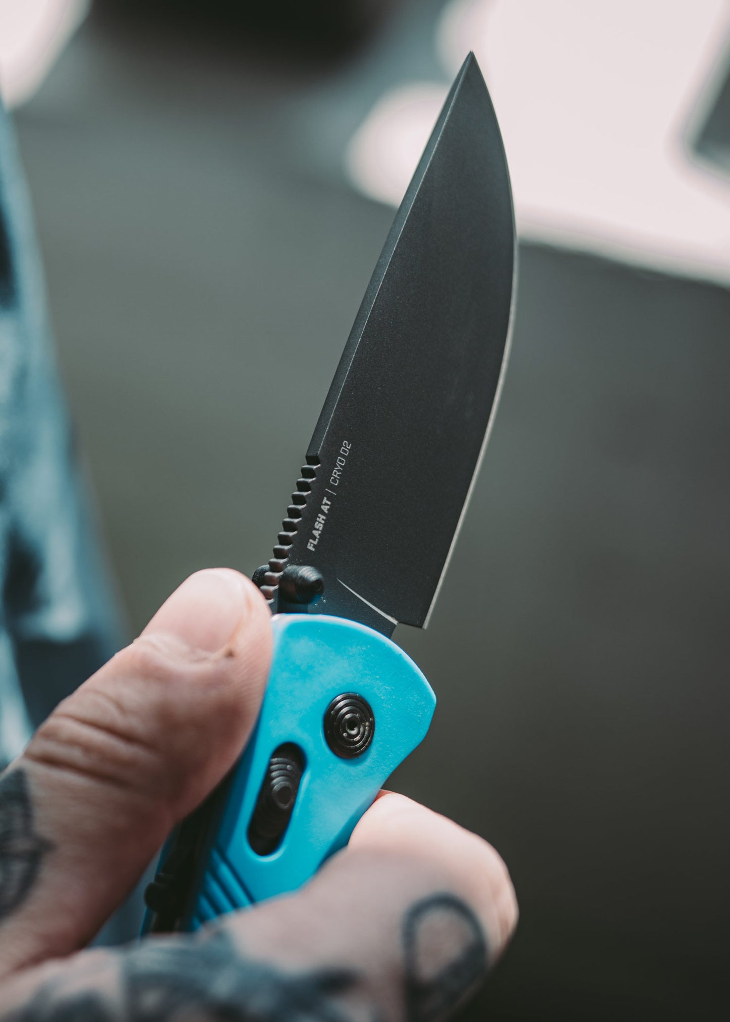 Couteau pliant Flash AT Civic Cyan - SOG-T.A DEFENSE