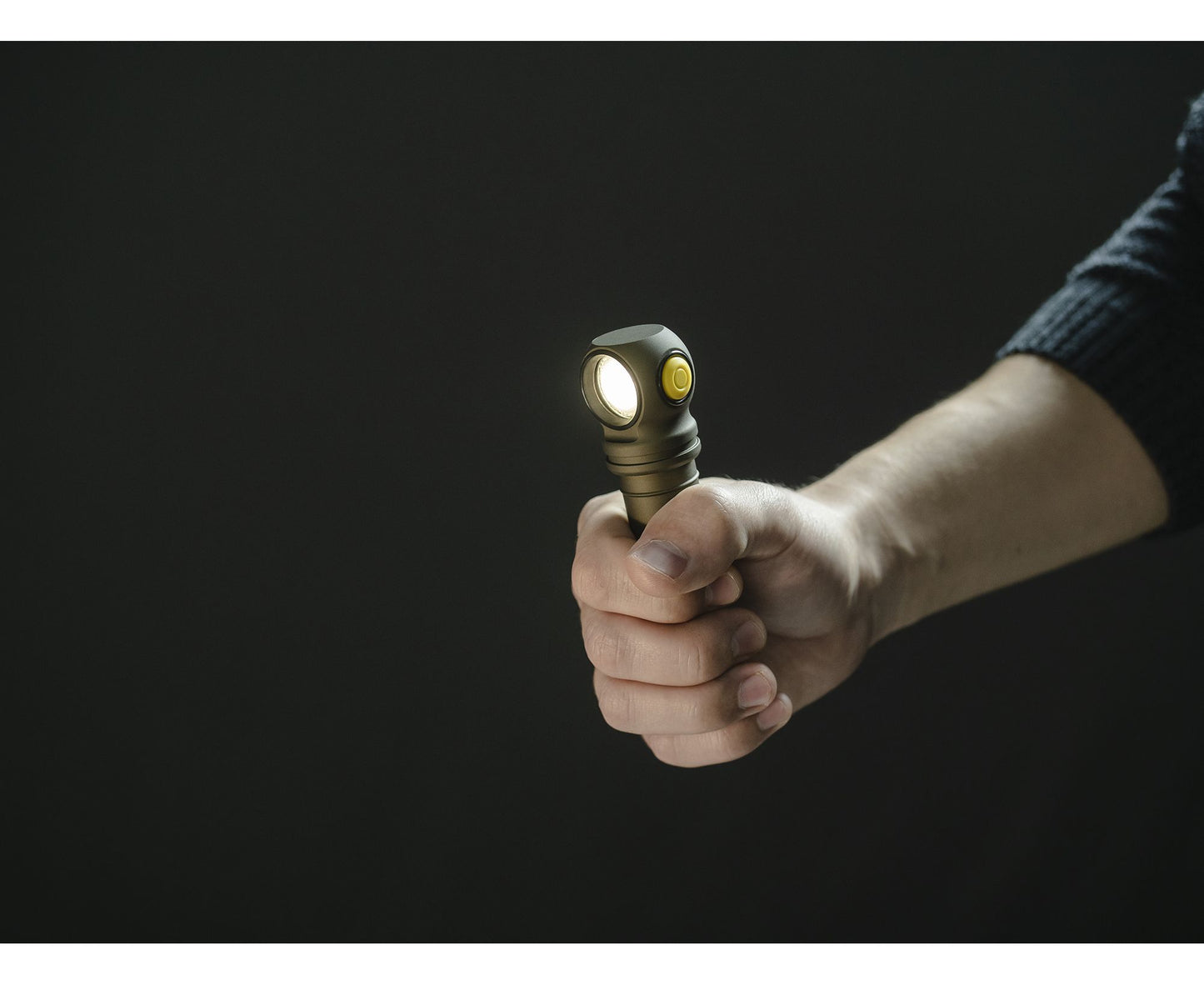 Lampe tactique Wizard C2 Pro Max OLIVE Magnet USB - Armytek-T.A DEFENSE