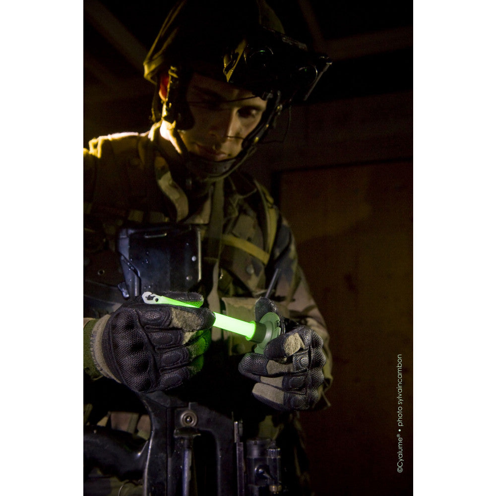 Support magnétique militaire pour bâtons lumineux ChemLight® 15 cm-T.A DEFENSE