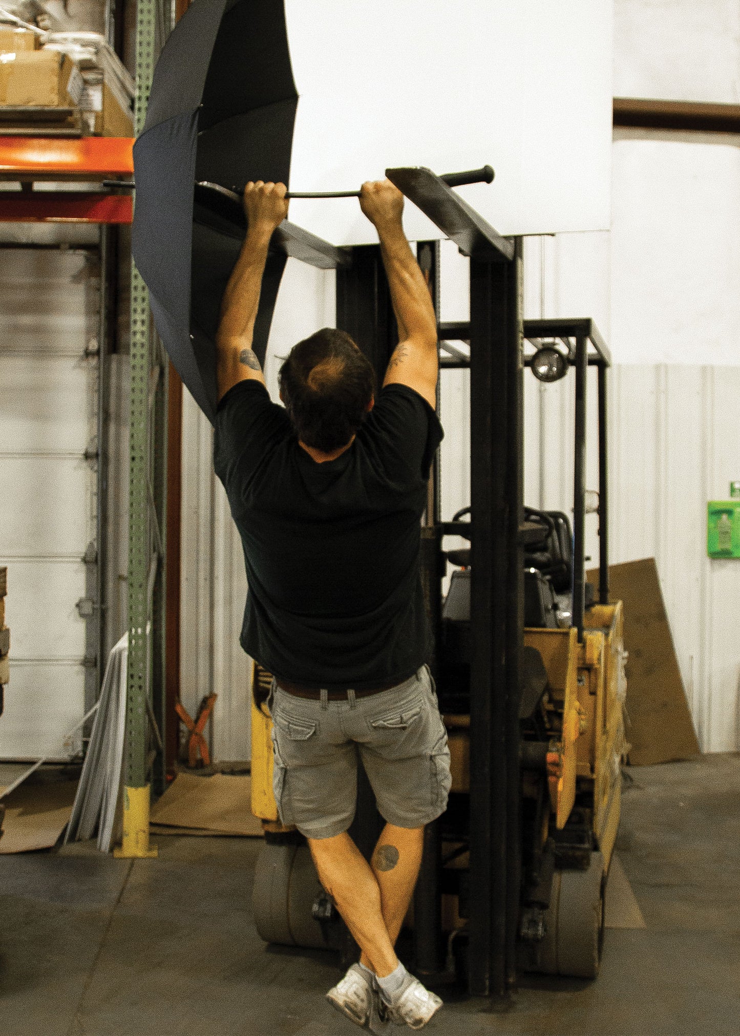 Parapluie de défense Night Watchman - United Cutlery-T.A DEFENSE