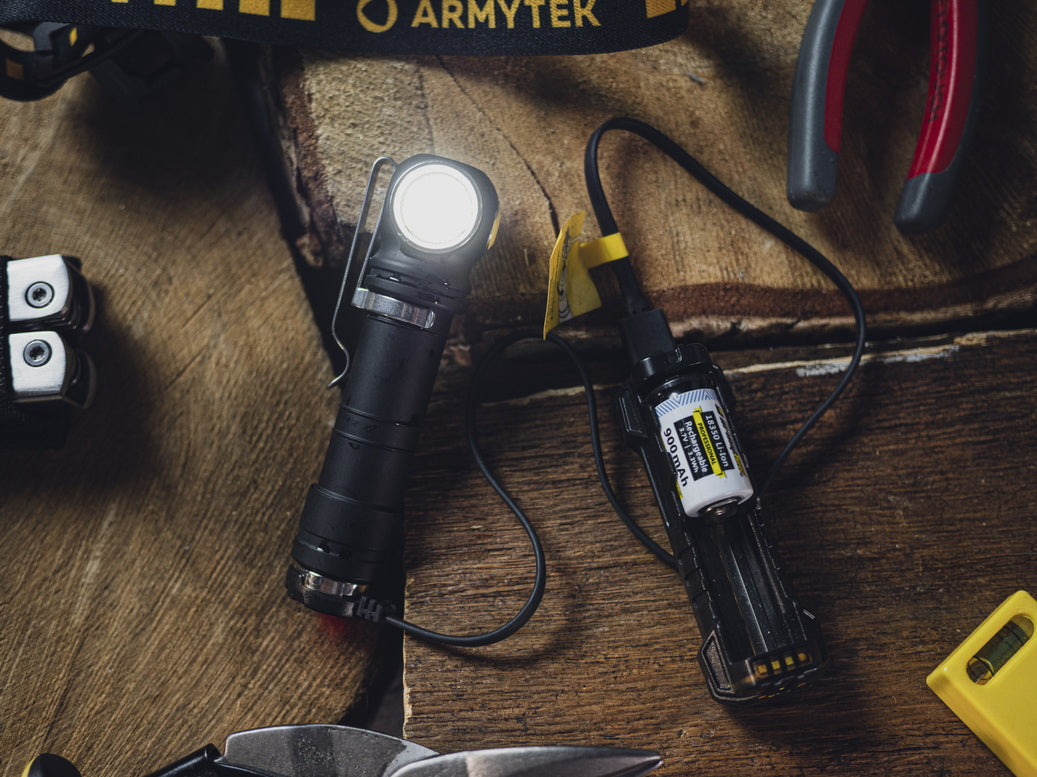 Lampe Multifonction Wizard C2 Pro Max Magnet USB - Armytek-T.A DEFENSE