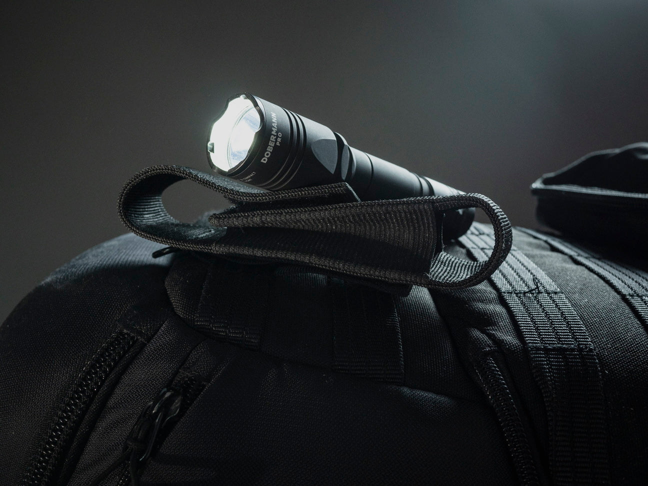 Lampe tactique Dobermann Pro Magnet USB - Armytek-T.A DEFENSE