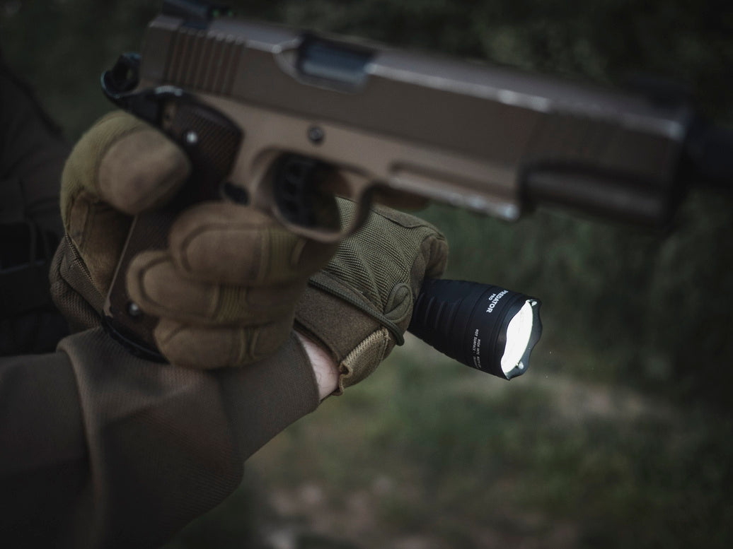 Lampe tactique Predator Pro Magnet USB - Armytek-T.A DEFENSE