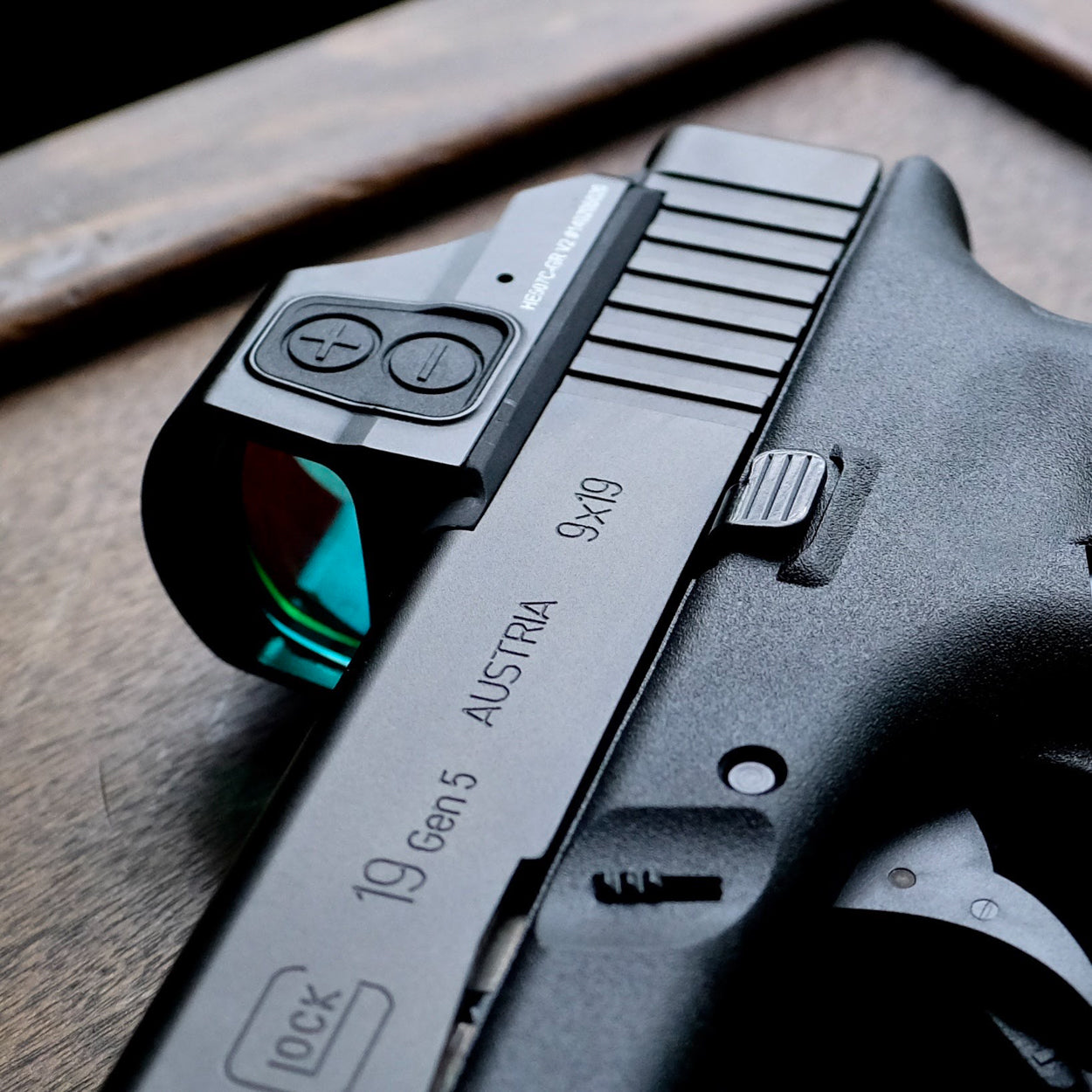 Plaquette adaptatrice Glock C&H Precision V4 MOS GLOCK Trijicon RMR / SRO / Holosun 407, 507, 508-T.A DEFENSE