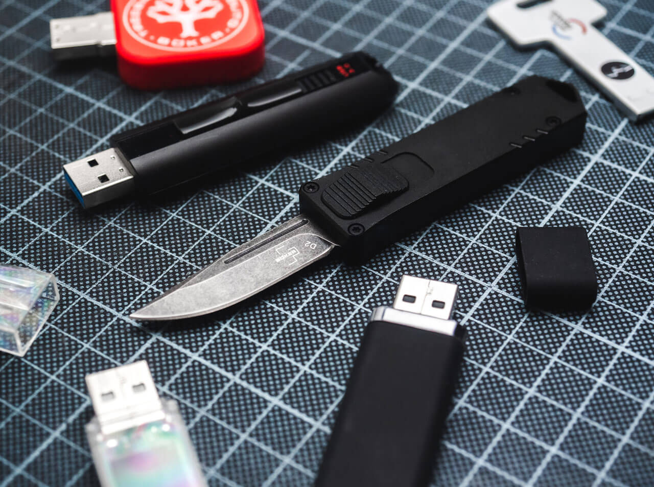 Couteau automatique USB OTF - Boker Plus-T.A DEFENSE