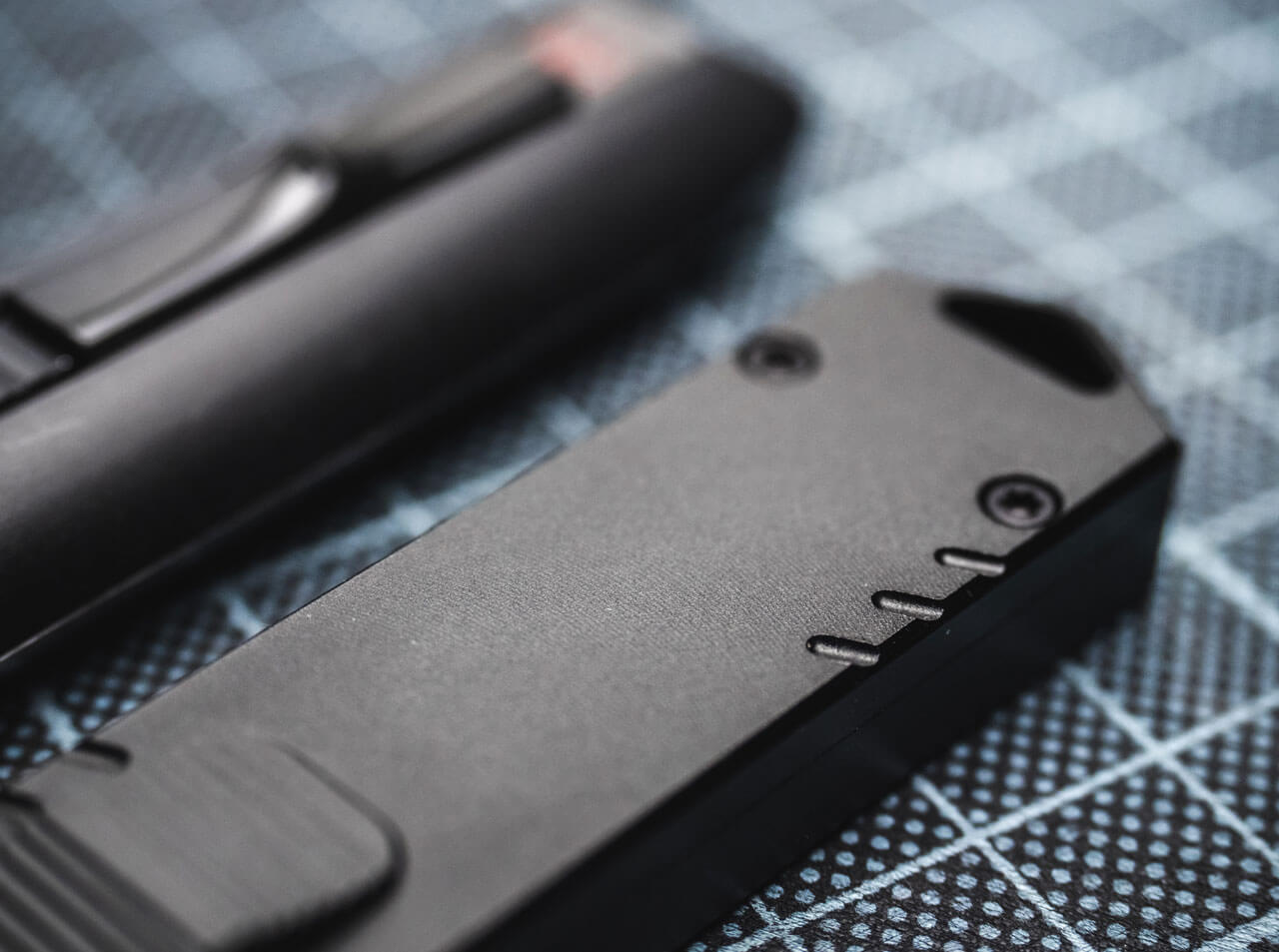 Couteau automatique USB OTF - Boker Plus-T.A DEFENSE