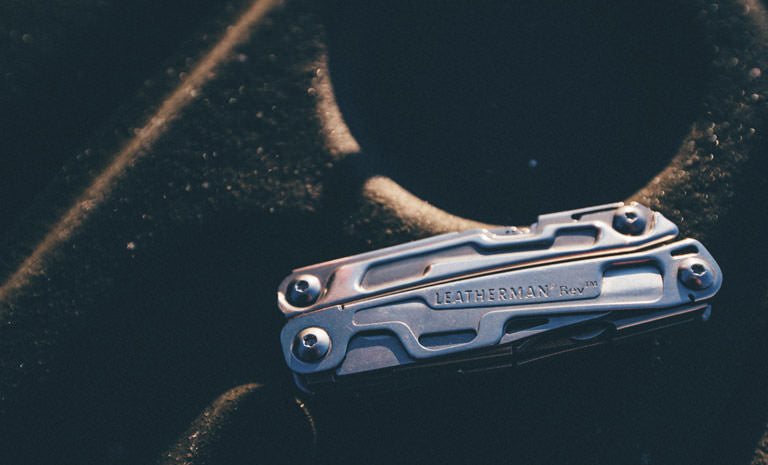 Pince Leatherman REV - Outil multifonctions (14 outils) - Leatherman-T.A DEFENSE